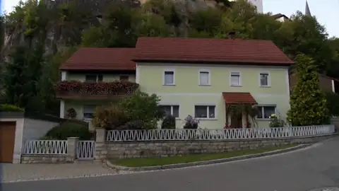 Frame 3.726117 de: Un hombre de 43 años pasa los últimos 30 de su vida, sin salir de su casa Frame 3.726117 de: Un hombre de 43 años pasa los últimos 30 de su vida, sin salir de su casa