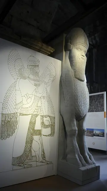 Imagen de una réplica de 'El toro de Nimrud' durante la presentación a los medios de la exposición 'Renacer de la destrucción' Imagen de una réplica de 'El toro de Nimrud' durante la presentación a los medios de la exposición 'Renacer de la destrucción'