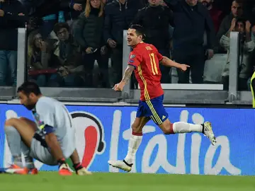 Vitolo celebrando su gol ante la Selección de Italia Vitolo celebrando su gol ante la Selección de Italia