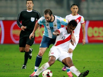 Momento del encuentro entre Argentina y Perú