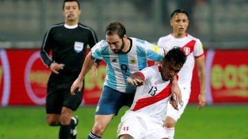 Momento del encuentro entre Argentina y Perú