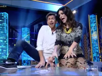 Frame 190.008647 de: Laura Pausini canta a dúo con Pablo Motos Frame 190.008647 de: Laura Pausini canta a dúo con Pablo Motos