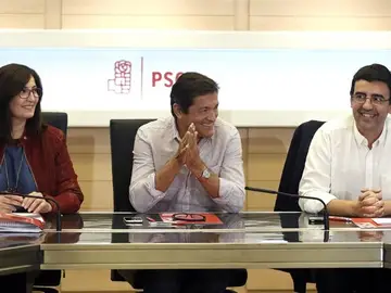 El presidente de la gestora del PSOE, Javier Fernández, durante la reunión mantenida en la sede del partido El presidente de la gestora del PSOE, Javier Fernández, durante la reunión mantenida en la sede del partido