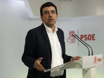 El portavoz de la Comisión Gestora del PSOE, Mario Jiménez El portavoz de la Comisión Gestora del PSOE, Mario Jiménez