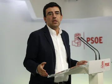 El portavoz de la Comisión Gestora del PSOE, Mario Jiménez El portavoz de la Comisión Gestora del PSOE, Mario Jiménez