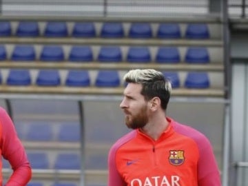 Leo Messi junto a Piqué y Neymar