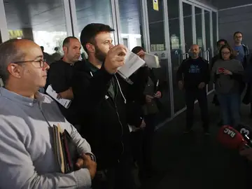 Rompen la resolución del juez en el Ayuntamiento de Badalona Rompen la resolución del juez en el Ayuntamiento de Badalona