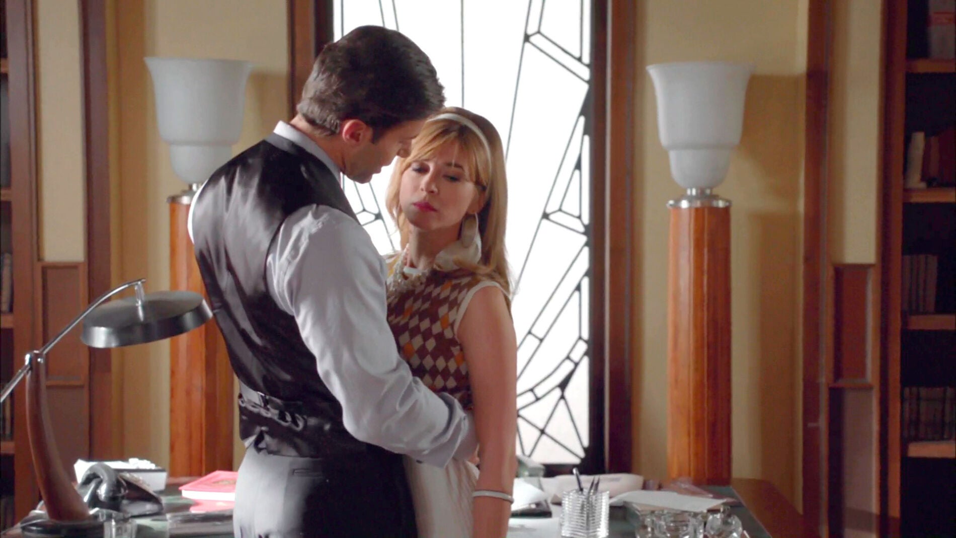 Clara se siente pisoteada por Marco Cafiero