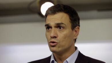 Pedro Sánchez no descarta presentarse a liderar de nuevo el PSOE y Susana Díaz espera 