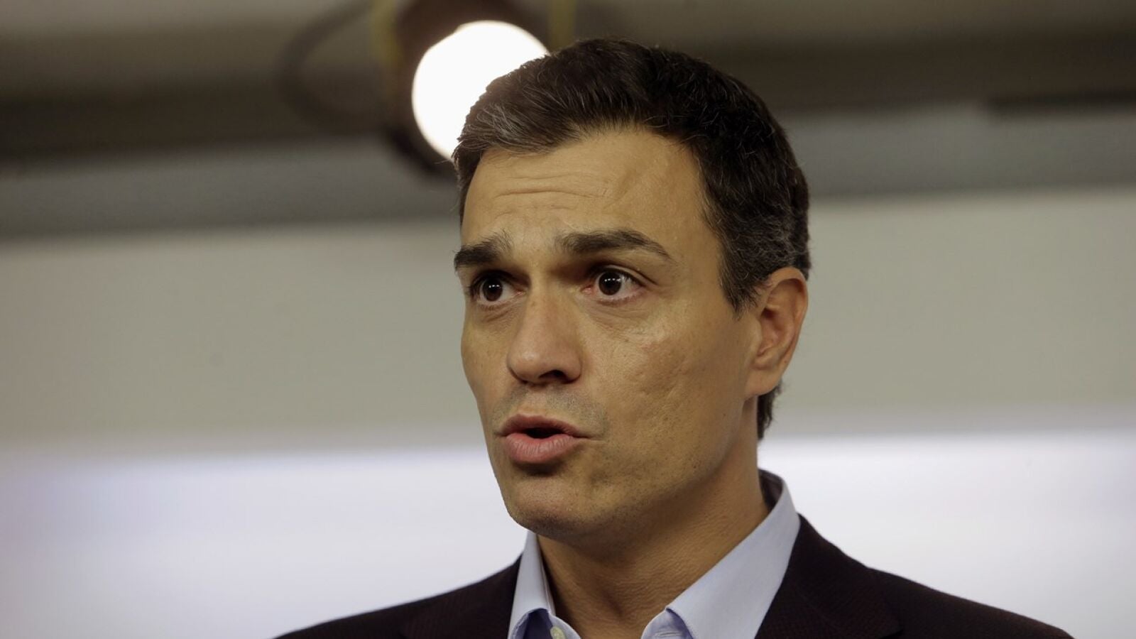 Pedro Sánchez no descarta presentarse a liderar de nuevo el PSOE y Susana Díaz espera 