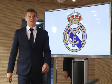 Toni Kroos, en su renovación con el Real Madrid Toni Kroos, en su renovación con el Real Madrid