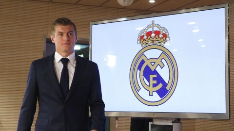 Toni Kroos, en su renovaci&oacute;n con el Real Madrid
