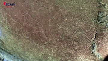 Los grabados hallados en una cueva de Vizcaya
