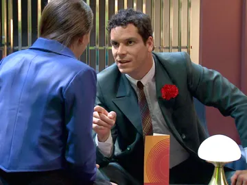 Rafael se enfada con Alba al descubrir que le ha mentido Rafael se enfada con Alba al descubrir que le ha mentido