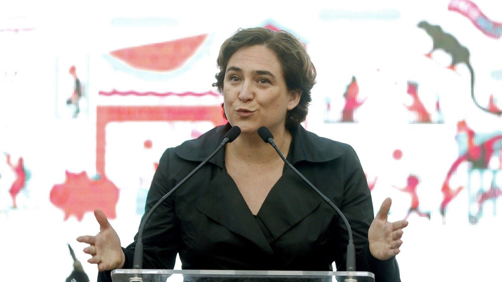Ada Colau se compromete a dejar 