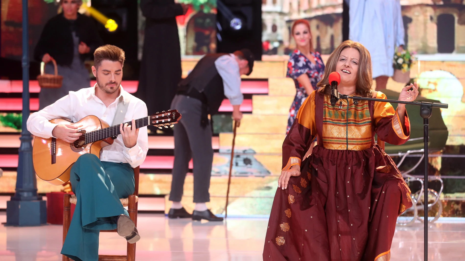 Yolanda Ramos imita a María Ostiz cantando 'Un pueblo es'