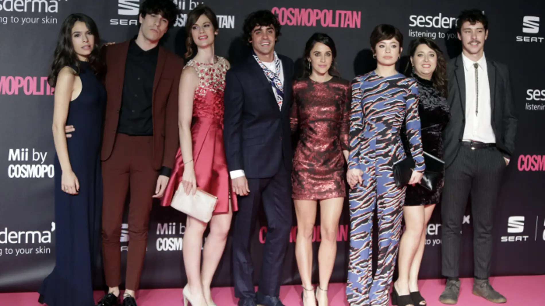 Equipo de 'Paquita Salas' en los Premios Cosmopolitan