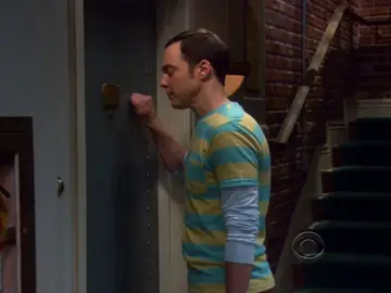 Sheldon Cooper llamando a Penny Sheldon Cooper llamando a Penny