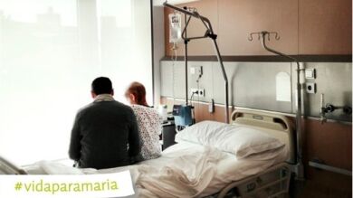 Un padre inicia una campaña de recogida de fondos para costear el tratamiento de su hija de 11 años, que sufre cáncer de huesos