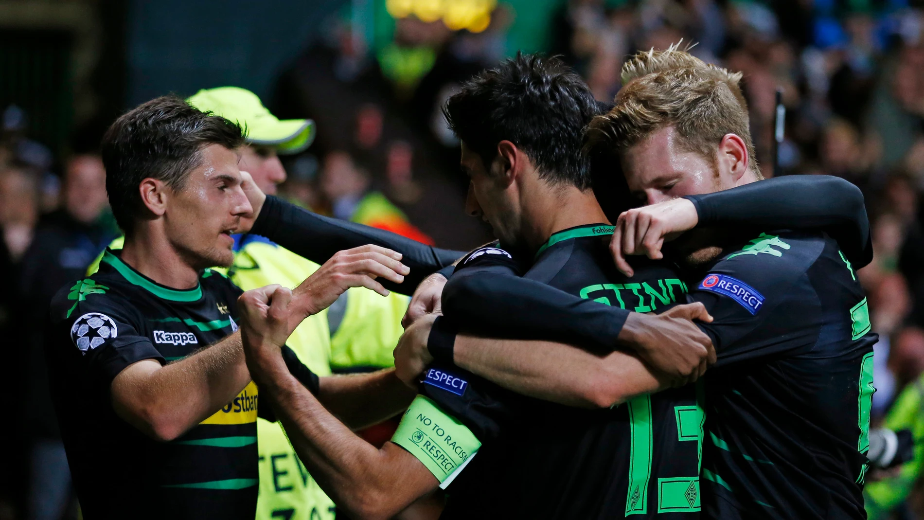Stindl celebra su gol contra el Celtic junto a sus compañeros