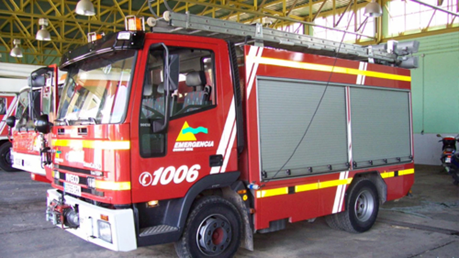 Imagen de archivo de un camión de bomberos. Imagen de archivo de un camión de bomberos.