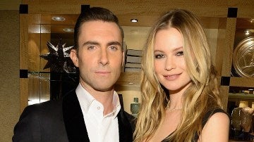 Adam Levine y Behati Prinsloo