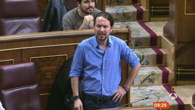 Iglesias, llamado al orden por Ana Pastor tras un incidente protagonizado por diputados de Podemos