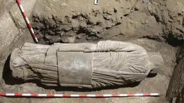 Estatua encontrada del Pórtico de la Gloria Estatua encontrada del Pórtico de la Gloria