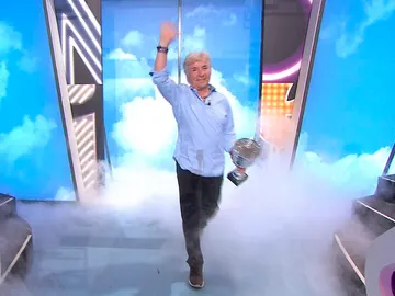 Ángel Nieto ayudará a un pequeño a ganar una carrera por su abuelo Ángel Nieto ayudará a un pequeño a ganar una carrera por su abuelo