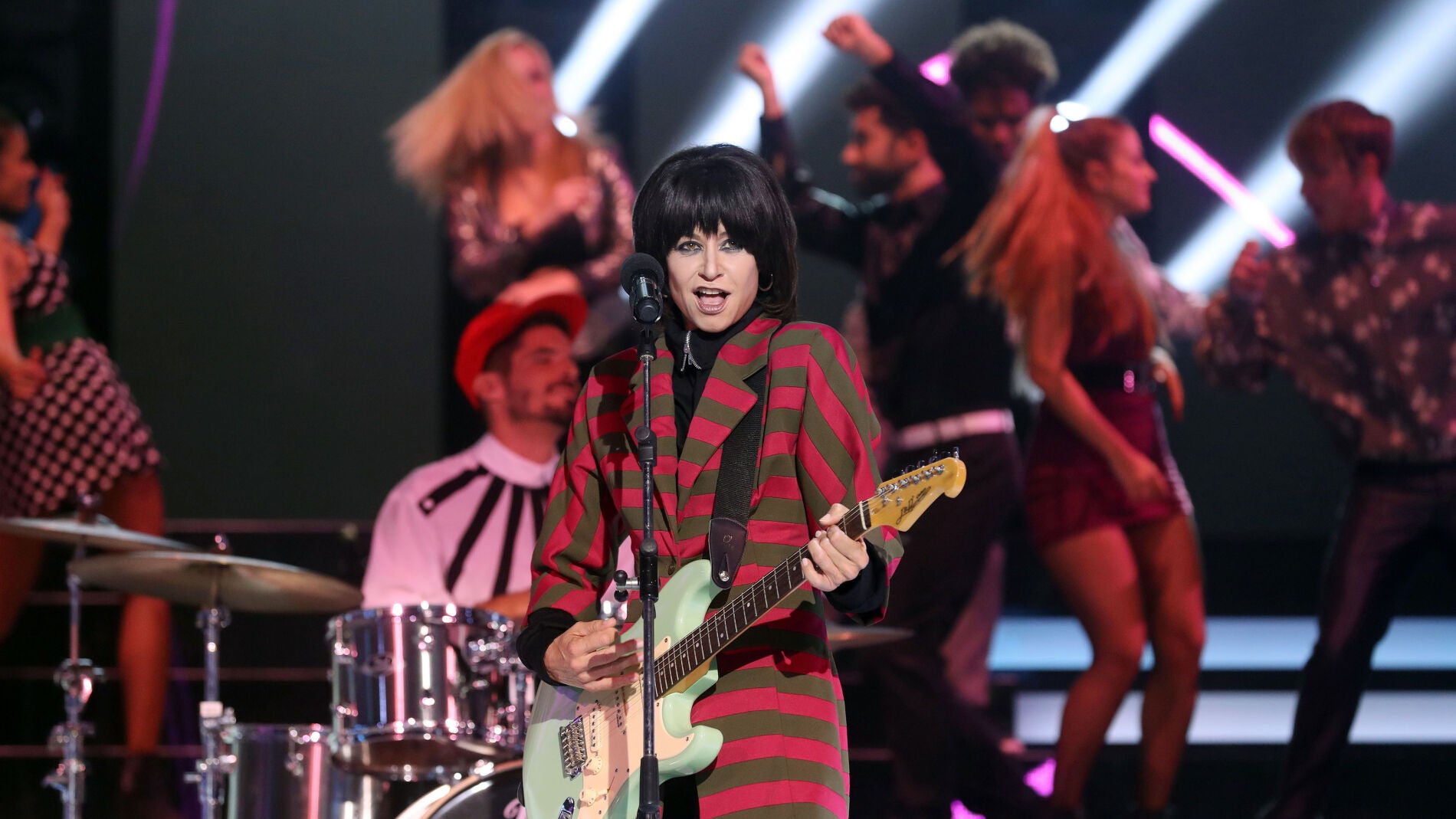 Esther Arroyo se mete en la piel de Chrissie Hynd para interpretar el tema 'Don't get me wrong' de The Pretenders