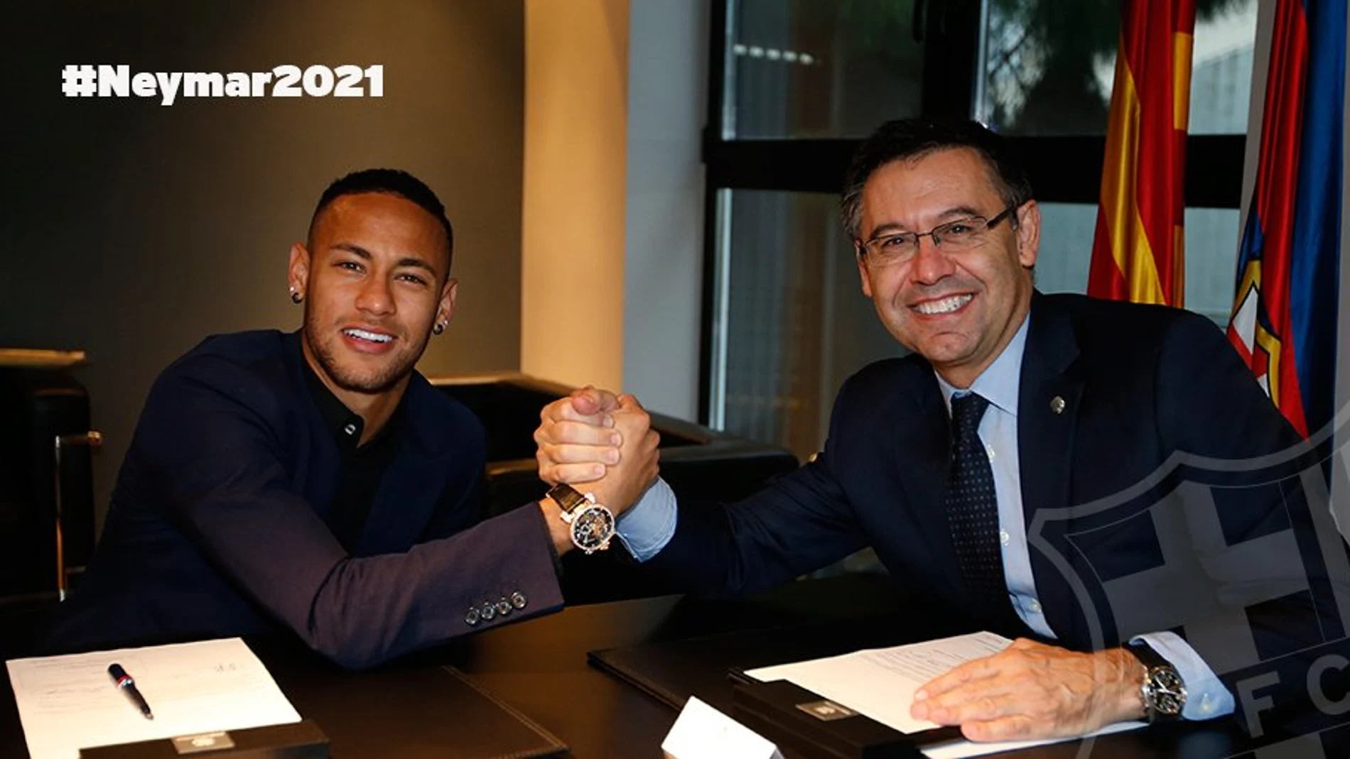 Neymar y Bartomeu certifican la renovación del brasileño hasta 2021 Neymar y Bartomeu certifican la renovación del brasileño hasta 2021