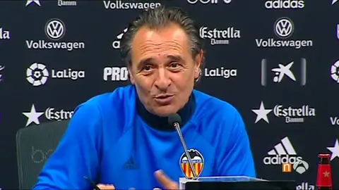 Frame 32.560326 de: Prandelli: "Esta noche dormiré muy bien porque no tengo la fórmula para frenar a Messi" Frame 32.560326 de: Prandelli: "Esta noche dormiré muy bien porque no tengo la fórmula para frenar a Messi"