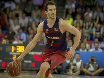 Pau Ribas conduce el balón en un partido con el Barcelona Lassa Pau Ribas conduce el balón en un partido con el Barcelona Lassa