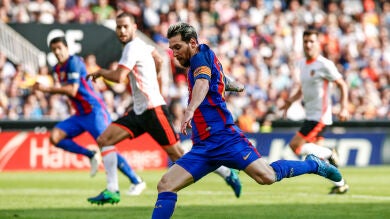 La Liga denuncia insultos al Barcelona, a Messi y Cataluña en Mestalla