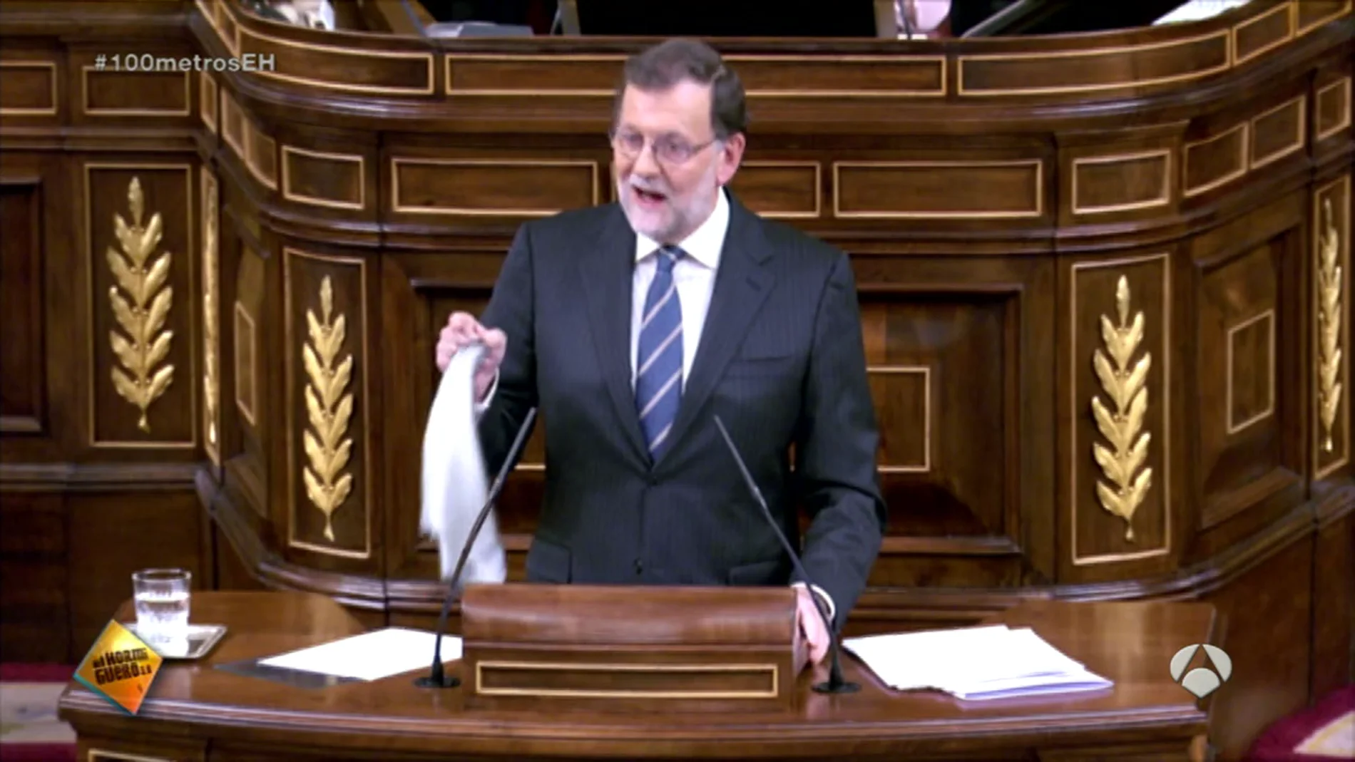 Frame 10.556509 de: Mariano Rajoy plagia el 'atrÃ¡sss' de Diego El Cigala