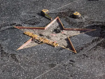 La estrella de Donald Trump en reparaciones La estrella de Donald Trump en reparaciones