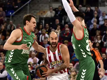 El Baskonia en su encuentro ante el Olympiacos El Baskonia en su encuentro ante el Olympiacos
