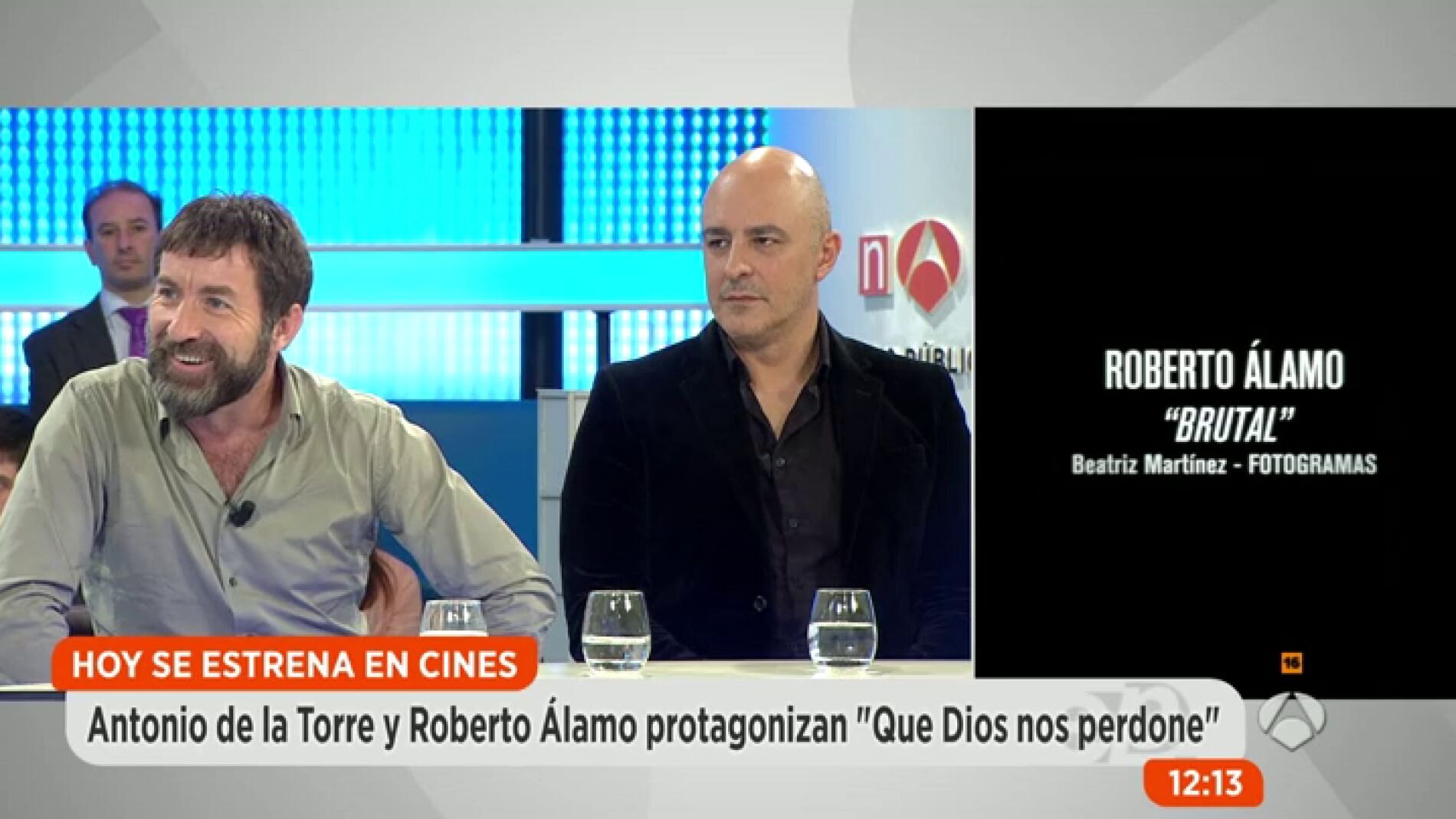 Frame 123.17789 de: PELI_ESPEJO