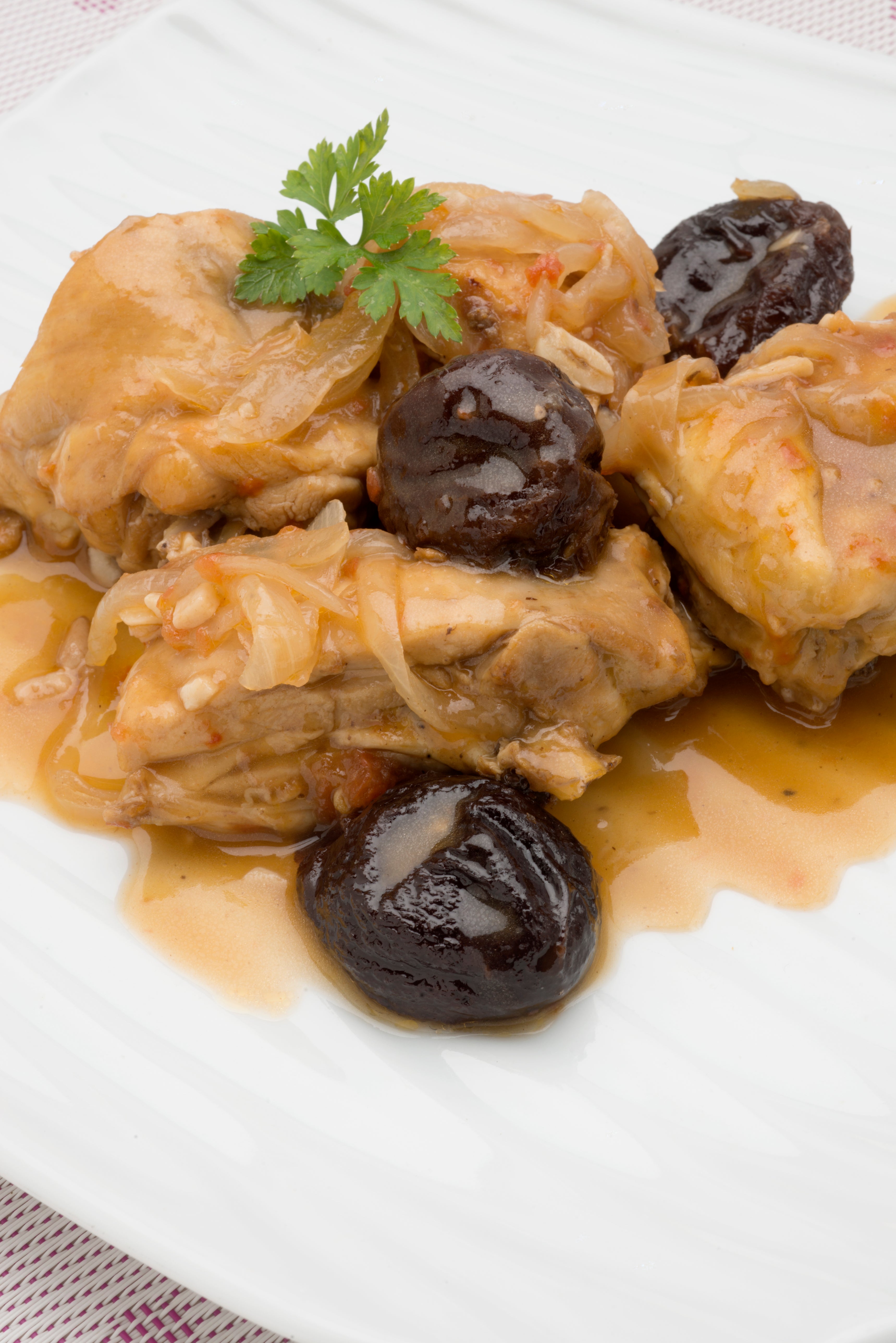 ANTENA 3 TV | Pollo rustido con ciruelas ANTENA 3 TV | Pollo rustido con ciruelas