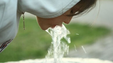 Una mujer de Reino Unido acude al hospital con una ‘intoxicación por agua’