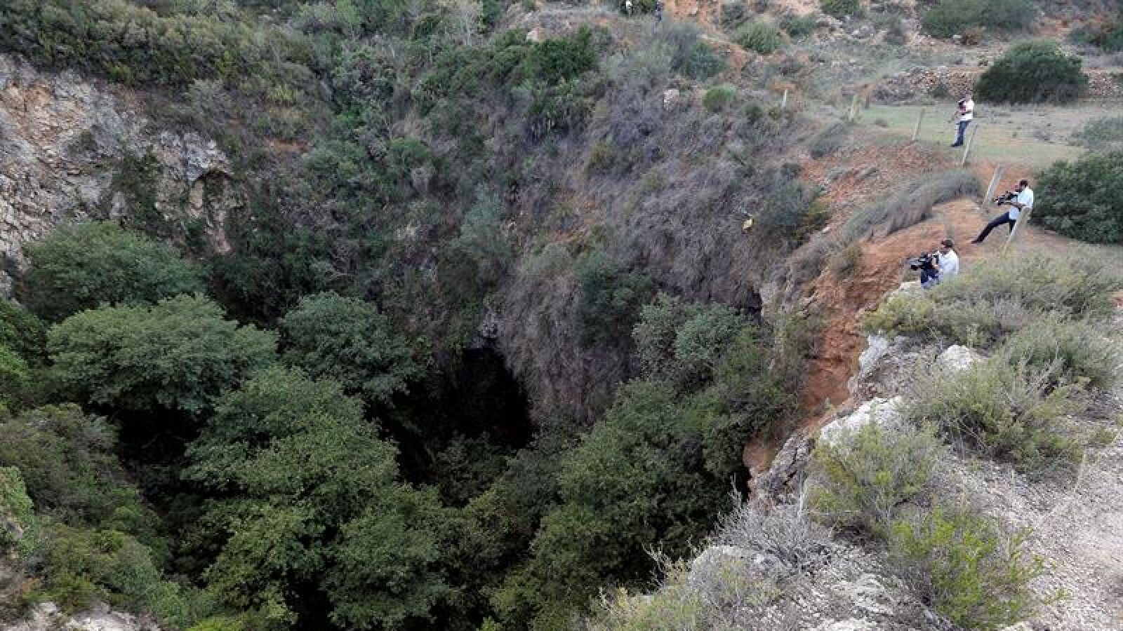 La principal hipótesis es que un amigo estranguló a la menor asesinada en Chella y la arrojó por un barranco