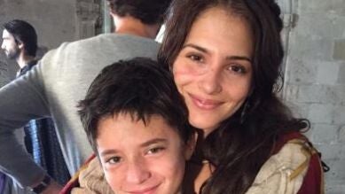 Hugo Arbués, el pequeño Arnau que ha robado el corazón de Andrea Duro en el rodaje de 'La Catedral del Mar'