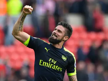 Giroud celebra un gol Giroud celebra un gol