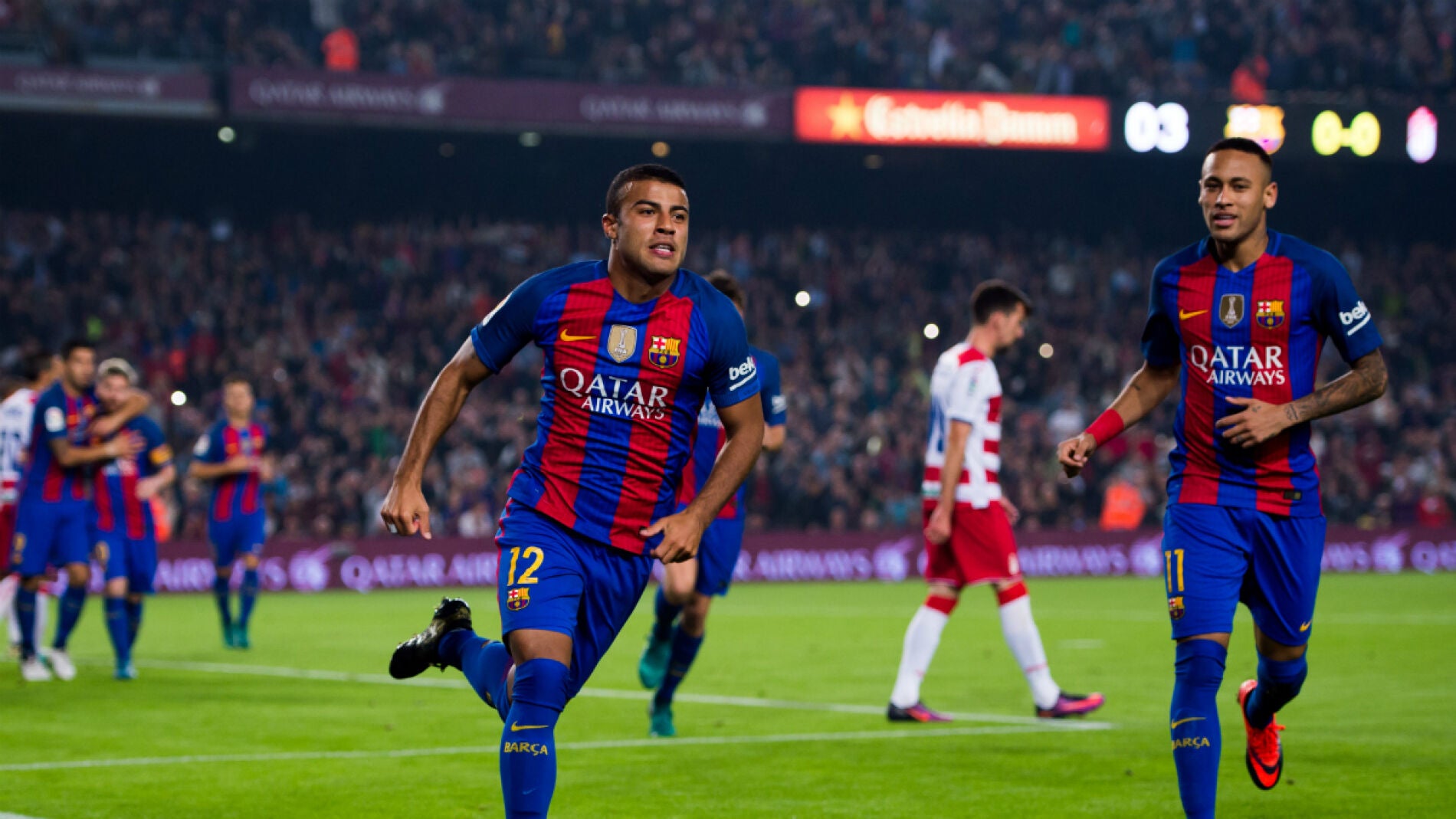 Rafinha celebra un gol con el Bar&ccedil;a