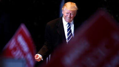 Trump considera la nueva investigación del FBI sobre los mails de Clinton como el mayor escándalo político desde el 'Watergate'