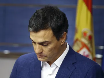 Pedro Sánchez renuncia a su escaño Pedro Sánchez renuncia a su escaño