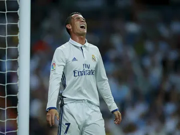 Ronaldo se lamenta Ronaldo se lamenta