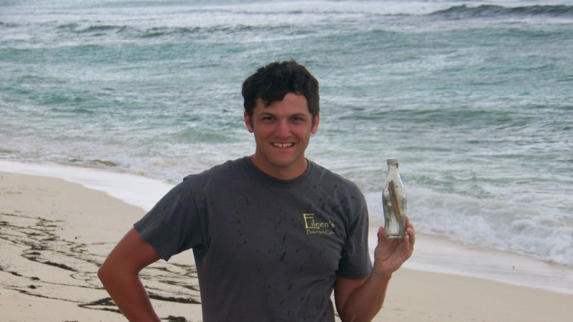 El profesor que encontr&oacute; la botella