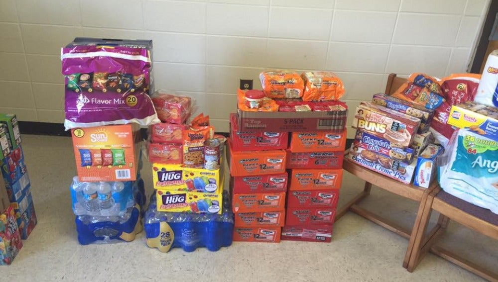 Alimentos recolectados para universitarios de Alabama