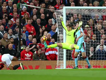 Parada de Heaton a Ibrahimovic Parada de Heaton a Ibrahimovic